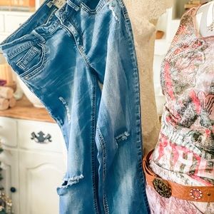 Prefect Ripped Boyfriend Jeans!